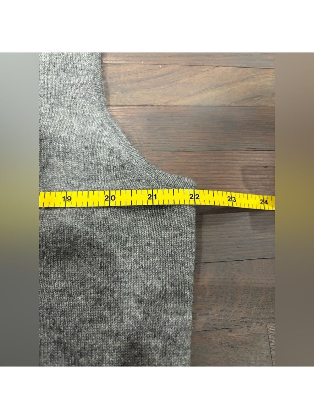 267. ST JOHN Boutique Pure Cashmere Gray Cable Knit Sleeveless Sweater - Picture 5 of 9